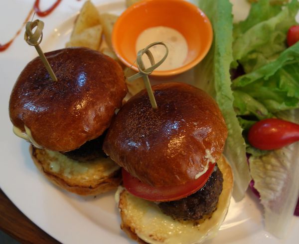 Mmm Brunch：Mmm Brunch (二訪) 早午餐 用心推介 手做漢堡 班尼迪克蛋