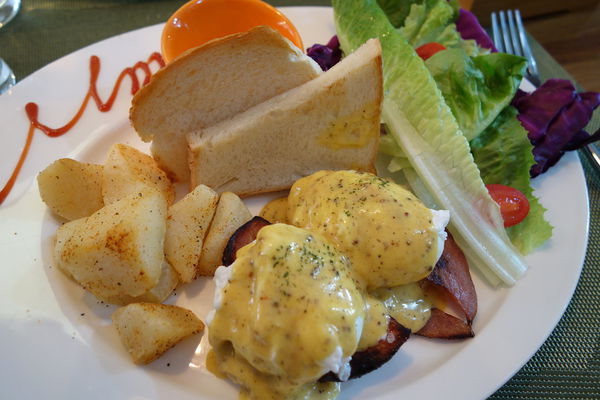 Mmm Brunch：Mmm Brunch (二訪) 早午餐 用心推介 手做漢堡 班尼迪克蛋