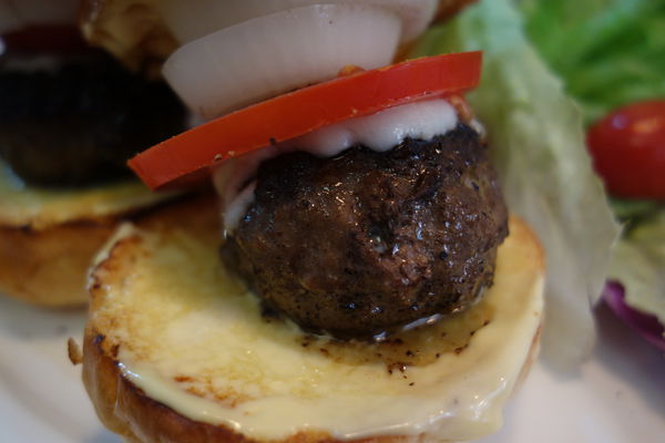 Mmm Brunch：Mmm Brunch (二訪) 早午餐 用心推介 手做漢堡 班尼迪克蛋