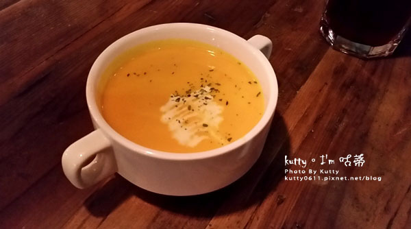 2015-4-5NOLA紐澳良小廚 (16).jpg