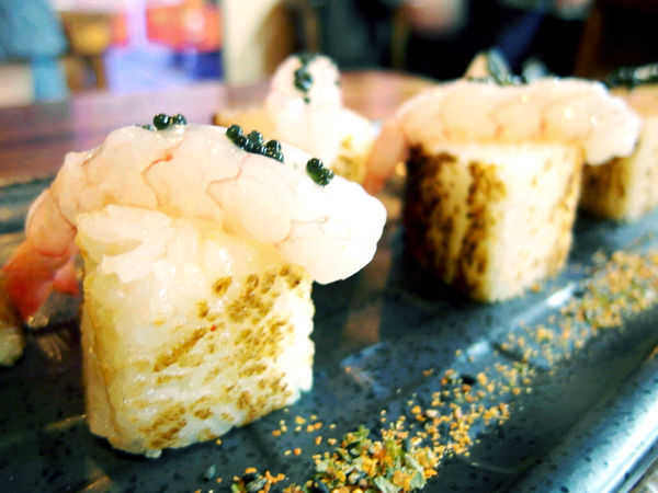 Hao すし生魚片、冷丼、握壽司專賣：【宜蘭】Hao すし生魚片、冷丼、握壽司專賣。拜倒在炙燒鮭魚的石柳裙下