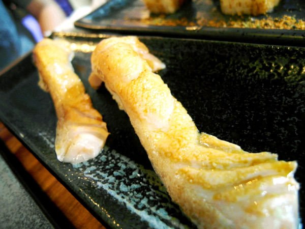 Hao すし生魚片、冷丼、握壽司專賣：【宜蘭】Hao すし生魚片、冷丼、握壽司專賣。拜倒在炙燒鮭魚的石柳裙下