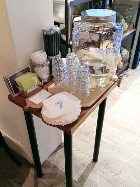 7finedays創意果汁店:《台北》7 finedays│輕食概念果汁吧~低負擔鮮嫩漢堡排@科技大樓站