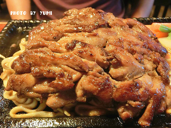 夯地方牛排：【邀稿】巨無霸牛排!大口吃肉好滿足@夯地方牛排