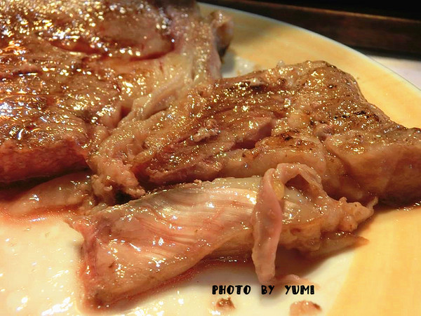 夯地方牛排：【邀稿】巨無霸牛排!大口吃肉好滿足@夯地方牛排