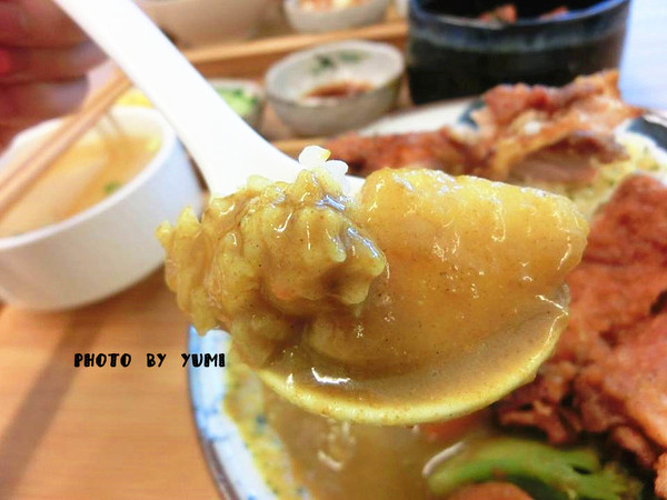 食茶父子:【邀稿】高cp值!簡單就是人間美味~紅燒牛腩定食及雞腿排咖哩飯大獲我心@食茶父子