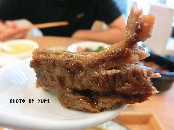 食茶父子:【邀稿】高cp值!簡單就是人間美味~紅燒牛腩定食及雞腿排咖哩飯大獲我心@食茶父子