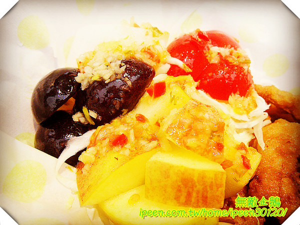 繼光香香雞(福星店)：【台中-逢甲夜市】逢甲『新地標』超搶眼!! 必吃美食..香香蔬果吧!!《繼光香香雞》