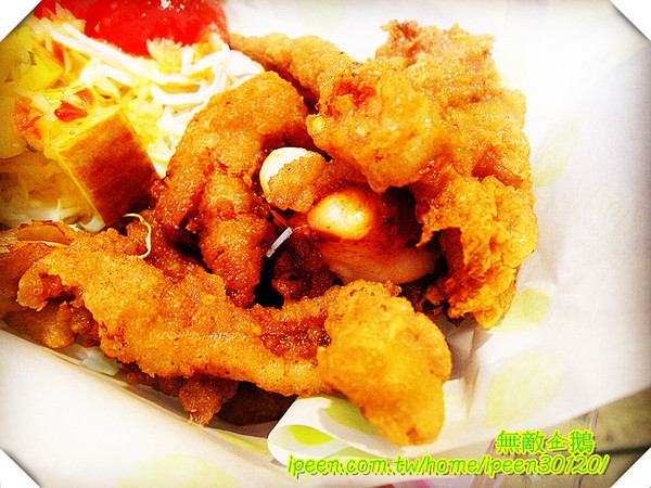 繼光香香雞(福星店)：【台中-逢甲夜市】逢甲『新地標』超搶眼!! 必吃美食..香香蔬果吧!!《繼光香香雞》