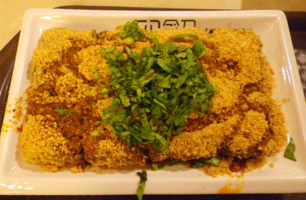 卯金刀抄手舖(微風店)：『友善餐廳』卯金刀抄手舖˙名符其實【友善】微笑標章掛臉龐