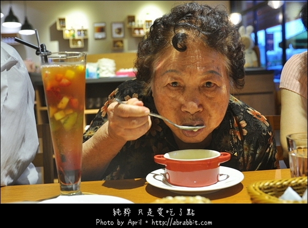 豆子咖啡逢甲店：[台中]豆子咖啡餐廳 逢甲店–早午餐、中餐、下午茶、晚餐都有@逢甲 福星北路