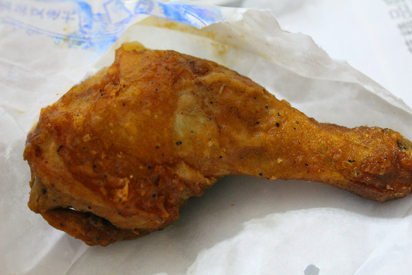 炸鷄洋行：[台南]國華街上的人氣炸雞 炸雞洋行