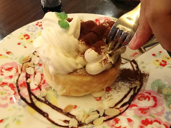 Mee's Cafe:《台北》Mee's Cafe│來自日本の軟綿熱蛋糕&抹茶窯烤舒芙蕾@國父紀念館