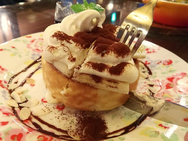 Mee's Cafe:《台北》Mee's Cafe│來自日本の軟綿熱蛋糕&抹茶窯烤舒芙蕾@國父紀念館