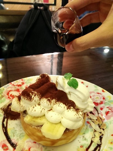 Mee's Cafe:《台北》Mee's Cafe│來自日本の軟綿熱蛋糕&抹茶窯烤舒芙蕾@國父紀念館