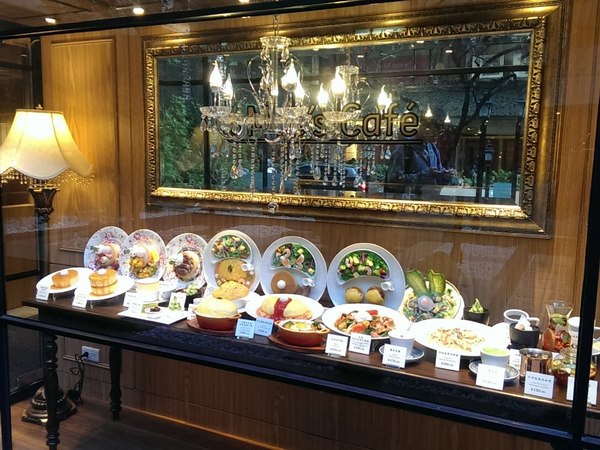 Mee's Cafe:《台北》Mee's Cafe│來自日本の軟綿熱蛋糕&抹茶窯烤舒芙蕾@國父紀念館