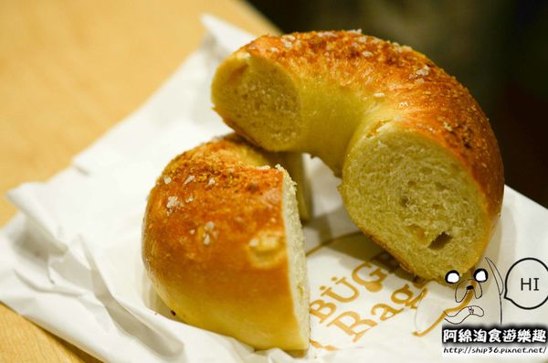 BUGEL Bagel Coffee(新板壹號店)：【台北美式】【北捷板橋站】Bügel Bagel 新板壹號店-每天吃貝果都不會膩．板橋輕食下午茶/貝果餐/捷運板橋站