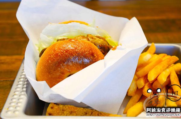 BUGEL Bagel Coffee(新板壹號店)：【台北美式】【北捷板橋站】Bügel Bagel 新板壹號店-每天吃貝果都不會膩．板橋輕食下午茶/貝果餐/捷運板橋站