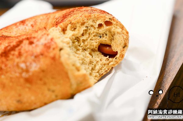 BUGEL Bagel Coffee(新板壹號店)：【台北美式】【北捷板橋站】Bügel Bagel 新板壹號店-每天吃貝果都不會膩．板橋輕食下午茶/貝果餐/捷運板橋站