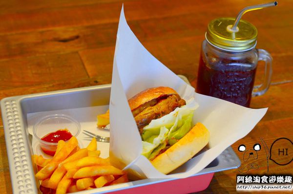 BUGEL Bagel Coffee(新板壹號店)：【台北美式】【北捷板橋站】Bügel Bagel 新板壹號店-每天吃貝果都不會膩．板橋輕食下午茶/貝果餐/捷運板橋站