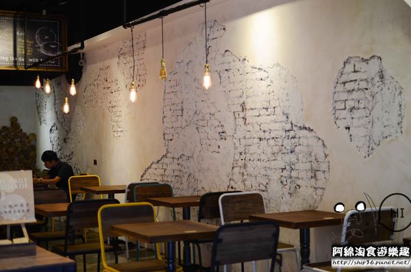 BUGEL Bagel Coffee(新板壹號店)：【台北美式】【北捷板橋站】Bügel Bagel 新板壹號店-每天吃貝果都不會膩．板橋輕食下午茶/貝果餐/捷運板橋站