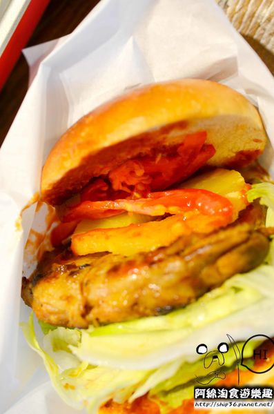 BUGEL Bagel Coffee(新板壹號店)：【台北美式】【北捷板橋站】Bügel Bagel 新板壹號店-每天吃貝果都不會膩．板橋輕食下午茶/貝果餐/捷運板橋站