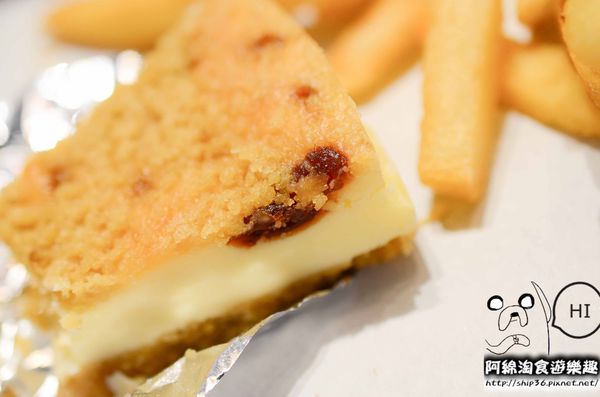 BUGEL Bagel Coffee(新板壹號店)：【台北美式】【北捷板橋站】Bügel Bagel 新板壹號店-每天吃貝果都不會膩．板橋輕食下午茶/貝果餐/捷運板橋站