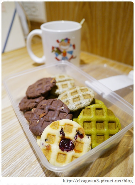 台南-三天兩夜-姐妹出遊-美食-祿記水晶餃-克林台包-矮仔成蝦仁飯-阿美綠豆湯-迪利小屋-哈利早餐-移民署-金色小屋鬆餅-布萊恩紅茶-一味品碗粿-央米紅豆餅-葉家小卷米粉-武廟-月老廟-86綠園巷-sunny pasta-神農街-阿朗基公寓-六千牛肉湯-阿杰蛋餅-胡厝寮-21-1-390-1