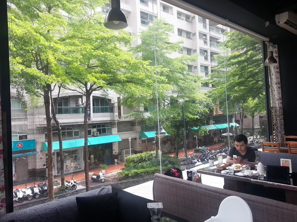 瑪莉桃桃親子餐廳(原Baby Coffee 瑪莉桃桃)：[邀約][高雄][美食]瑪莉桃桃(杜馬河堤館)~親子歡聚的好所在^^