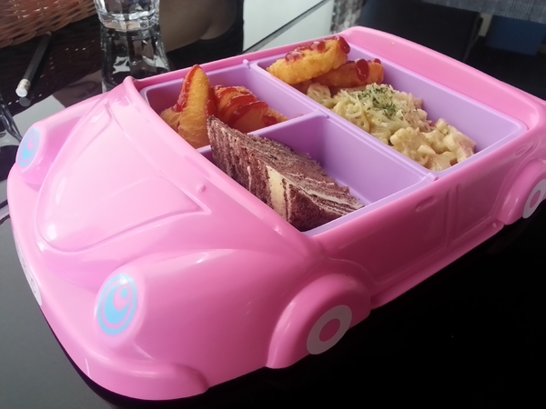 瑪莉桃桃親子餐廳(原Baby Coffee 瑪莉桃桃)：[邀約][高雄][美食]瑪莉桃桃(杜馬河堤館)~親子歡聚的好所在^^