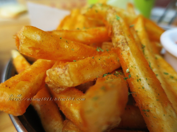 瑪莉桃桃親子餐廳(原Baby Coffee 瑪莉桃桃)：您一定會喜歡..  瑪莉桃桃 - 大人小孩都適宜的生活餐廳~