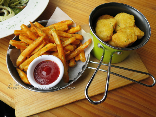 瑪莉桃桃親子餐廳(原Baby Coffee 瑪莉桃桃)：您一定會喜歡..  瑪莉桃桃 - 大人小孩都適宜的生活餐廳~