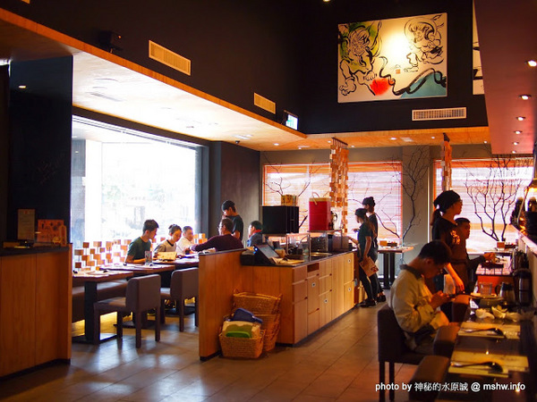 Kukai Ramen & Izakaya 空海拉麵:【食記】台中Kukai Ramen & Izakaya 空海拉麵居酒屋大隆店@西屯捷運BRT市政府&頂何厝 : 三種麵條讓你吃完想出家?來自Toyota豐田集團的旗下力作!