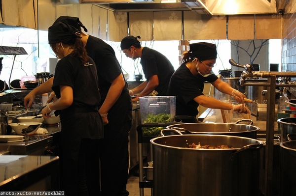 Kukai Ramen & Izakaya 空海拉麵:Kukai Ramen & Izakaya 空海拉麵✪台中拉麵新選擇~湯頭美味~103.09.08