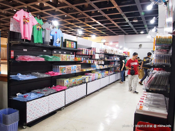 走進花生漫畫 史努比Snoopy65週年巡迴特展(台中站)：【景點】走進花生漫畫 Snoopy 65週年巡迴特展@台中世界貿易中心捷運BRT中港新城 : 空間與動線規劃更完善,還有高雄沒有的新展品喔!