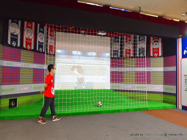 走進花生漫畫 史努比Snoopy65週年巡迴特展(台中站)：【景點】走進花生漫畫 Snoopy 65週年巡迴特展@台中世界貿易中心捷運BRT中港新城 : 空間與動線規劃更完善,還有高雄沒有的新展品喔!