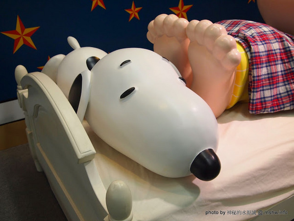 走進花生漫畫 史努比Snoopy65週年巡迴特展(台中站)：【景點】走進花生漫畫 Snoopy 65週年巡迴特展@台中世界貿易中心捷運BRT中港新城 : 空間與動線規劃更完善,還有高雄沒有的新展品喔!