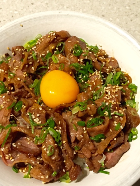 毛丼 丼飯專門店：[台南]超澎湃海鮮丼 排隊日式料理名店 毛丼 丼飯專門店