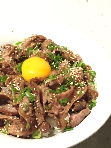 毛丼 丼飯專門店：[台南]超澎湃海鮮丼 排隊日式料理名店 毛丼 丼飯專門店