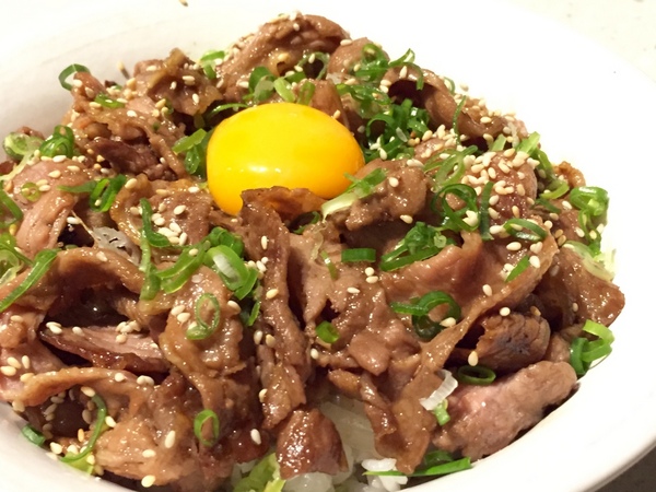 毛丼 丼飯專門店：[台南]超澎湃海鮮丼 排隊日式料理名店 毛丼 丼飯專門店