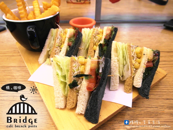橋咖啡 bridge cafè：〖台中│美食〗橋咖啡 bridge cafè ❤ 一中益民商圈超人氣早午餐，漢堡堡cp值超高，還有龍蝦沙拉蛋餅、三明治、法式吐司，等你來品嘗~~