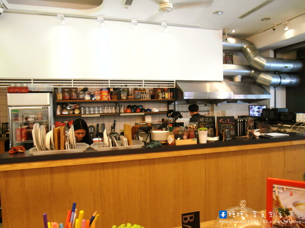 橋咖啡 bridge cafè：〖台中│美食〗橋咖啡 bridge cafè ❤ 一中益民商圈超人氣早午餐，漢堡堡cp值超高，還有龍蝦沙拉蛋餅、三明治、法式吐司，等你來品嘗~~