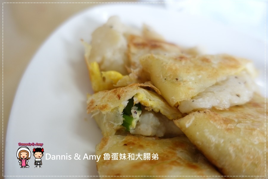 20161020《新竹平價好吃早餐》薯霸早餐x熱量高但薯泥控必點的薯泥蛋餅x熱狗蛋餅x鐵板麵蛋餅︱影片 (17).jpg