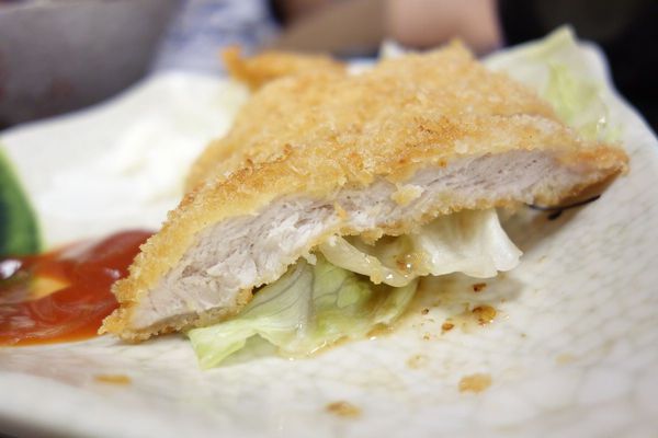 海作壽司屋:海作壽司屋 100元的生魚片丼飯那裡找 又一間C/P值很高的丼飯