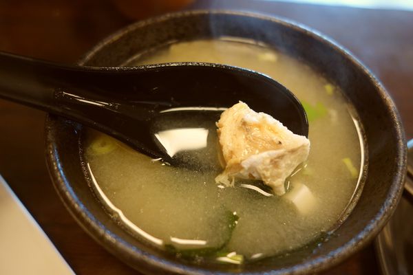 海作壽司屋:海作壽司屋 100元的生魚片丼飯那裡找 又一間C/P值很高的丼飯