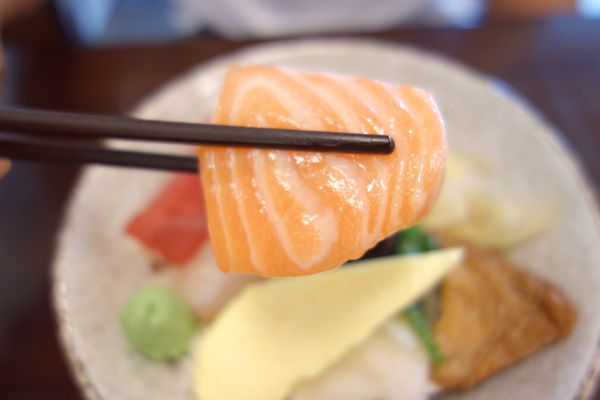 海作壽司屋:海作壽司屋 100元的生魚片丼飯那裡找 又一間C/P值很高的丼飯
