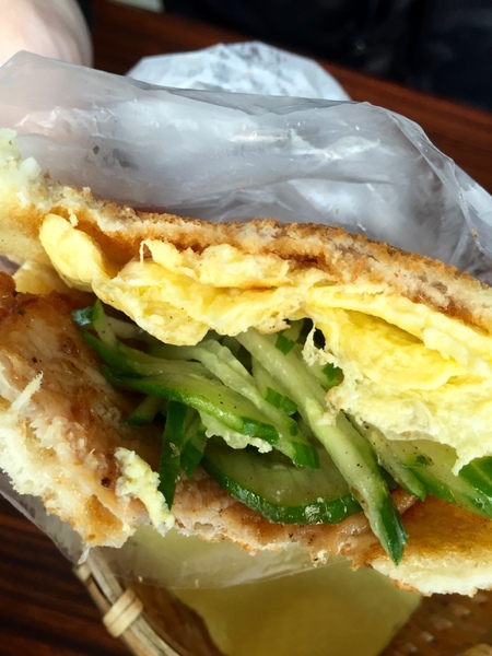 紅記早點(原：紅姐早點)：[台南]五妃街人氣早餐 紅記早點 / 隔壁的五十年陽春麵也是隱藏版喔！！！！