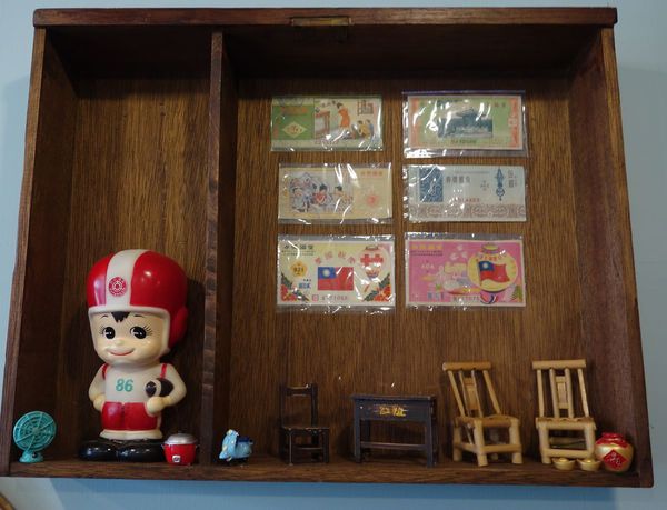 紅姐早點：窩在拍戲佈景裡吃早餐...紅姐早點