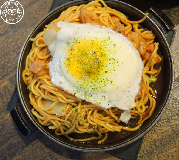 鉄 燒餃子：呷飽祙【新竹･鉄喫茶．燒餃子】鐵鍋料理三連發