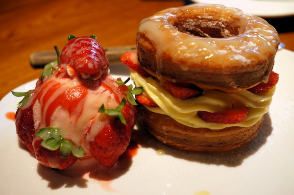 Drip Cafe 好滴(忠孝店)：(胖樺食記)二訪東區人氣店家”Drip Café好滴咖啡”(忠孝店) 。冰球咖啡歐蕾及可拿滋讓人魂牽夢縈。